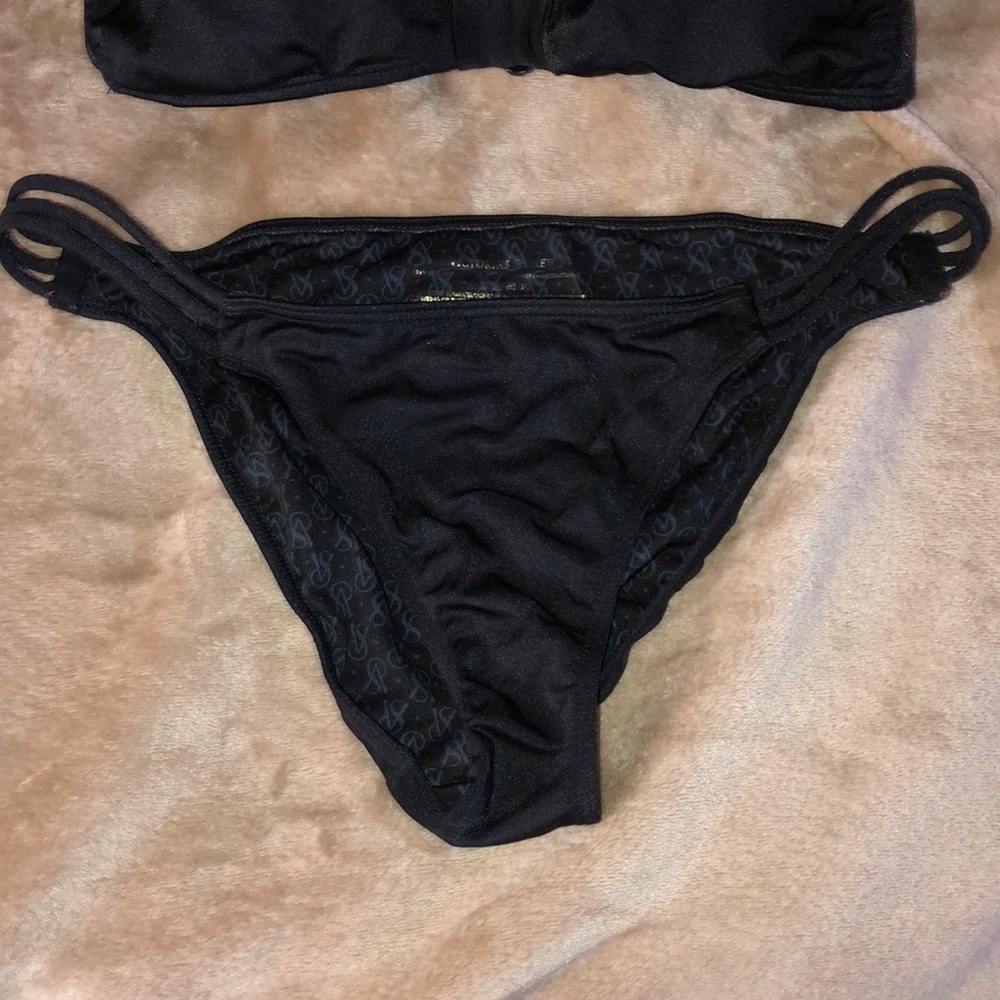 Bikini - Picture 2 of 5